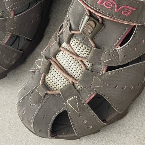 Teva Tan and Pink Athletic Sandals size 7.5 - Picture 14 of 17